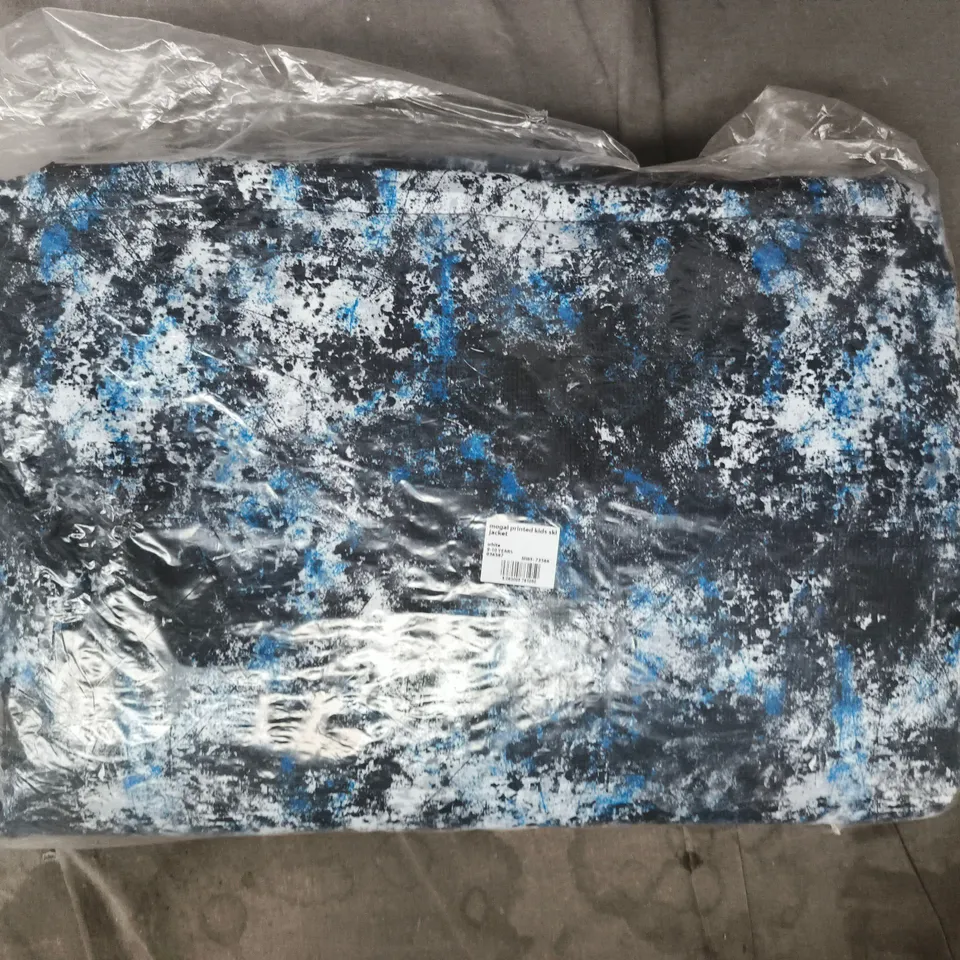 BAGGED MOGAL PRINTED KID'S SKI JACKET IN BLACK/WHITE/BLUE SIZE 9-10 YEARS