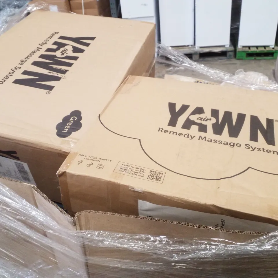 PALLET CONTAINING ASSORTED INFLATABLE MATTRESSES