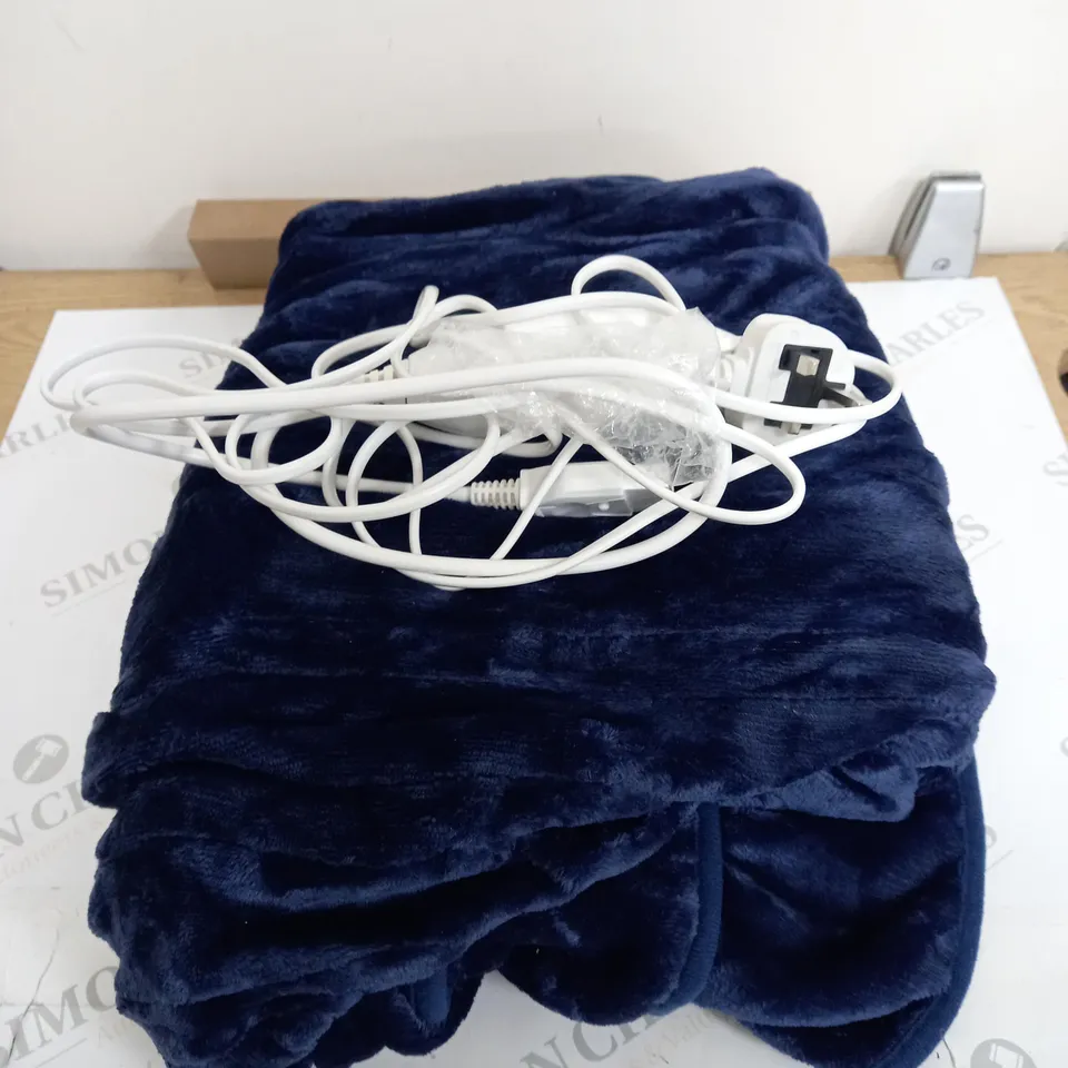 COZEE HOME HEATED PLUSH WEARABLE BLANKET IN NAVY