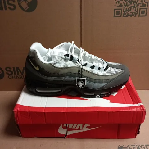 BOXED PAIR OF NIKE AIR MAX 95 TRAINERS - 9