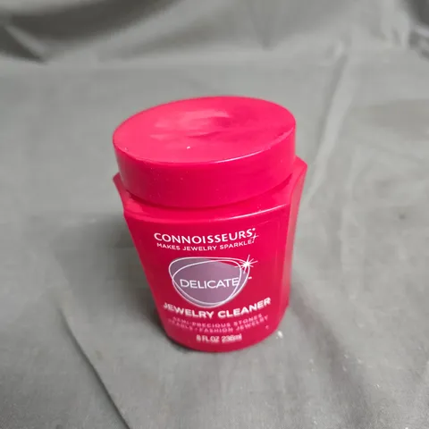 BOX OF APPROXIMATELY 25 ASSORTED ITEMS TO INCLUDE: JEWELLERY CLEANER AND WILLIAM HUNT FRAGRANCE 