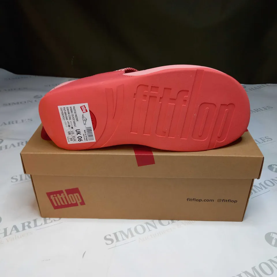 FITFLOP WALKSTAR FINESTRIPE WEBBING TOE-POST SANDALS SIZE 6
