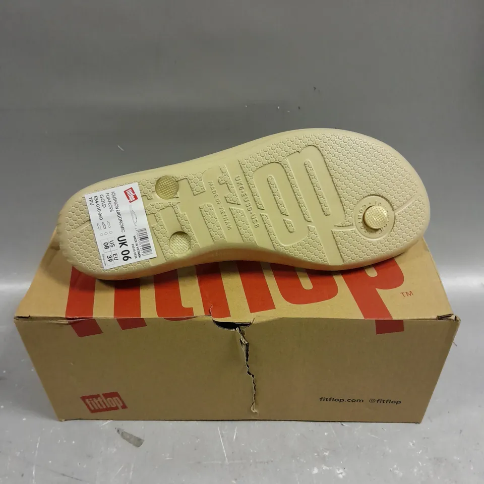 BOXED PAIR OF FITFLOP IQUSHION ERGONOMIC FLIP FLOPS - 6