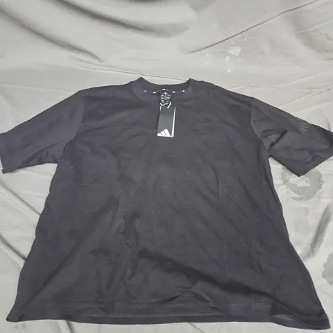 ADIDAS ESSENTIALS CONTEMPORARY LOGO BOYFRIEND TEE IN BLACK SIZE M