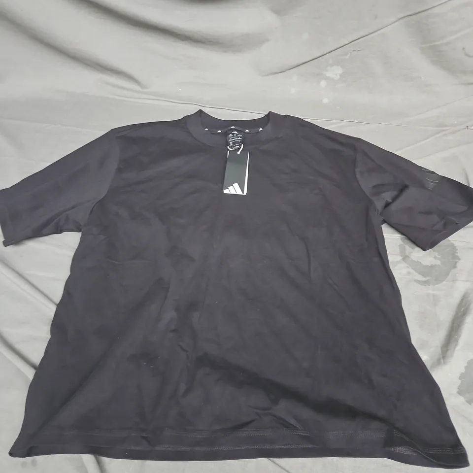 ADIDAS ESSENTIALS CONTEMPORARY LOGO BOYFRIEND TEE IN BLACK SIZE M