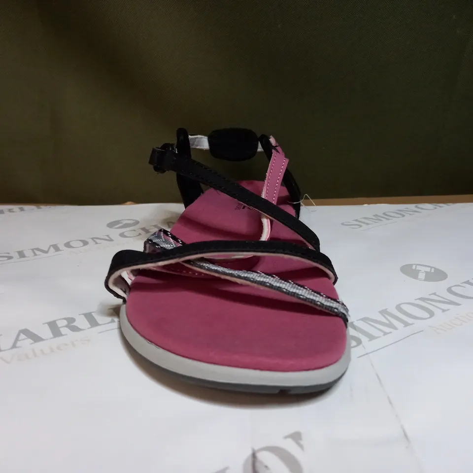 REGATTA LADY ROMA SANDALS SIZE 6