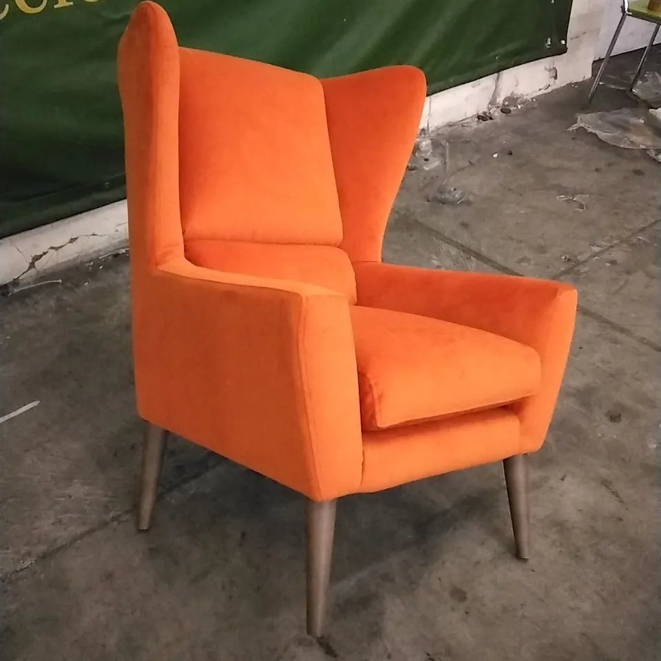 QUALITY DESIGNER LOUNGE CO ARMCHAIR IN BRIGHT ORANGE PLUSH FABRIC 
