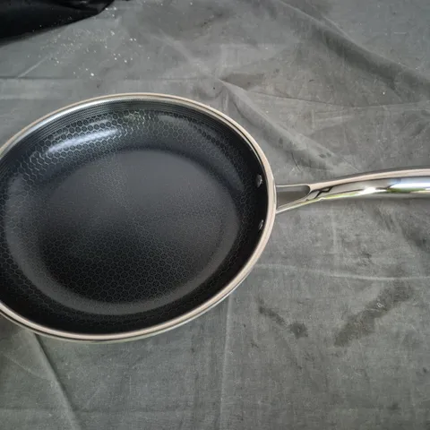 HEXCLAD 10" HYBRID PAN (26CM) WITH STORAGE BAG & ORIGINAL BOX