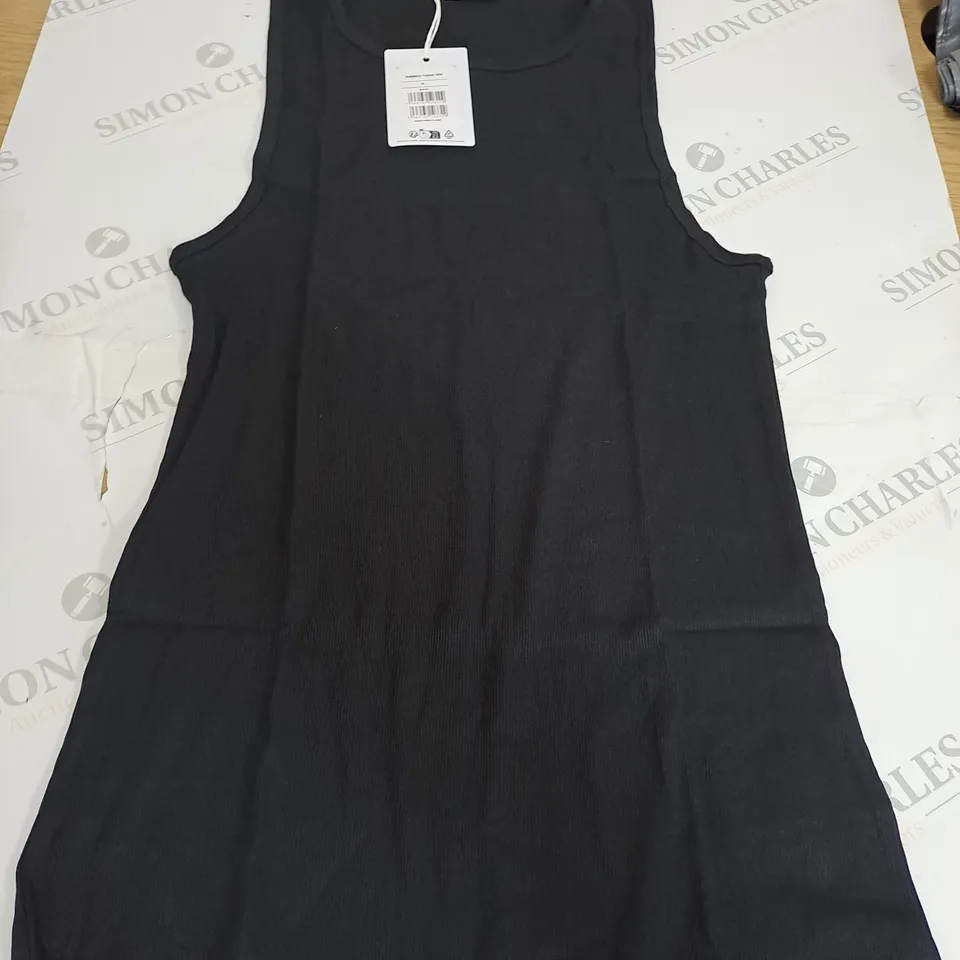 XL GYMSHARK RIBBED TANK TOP 