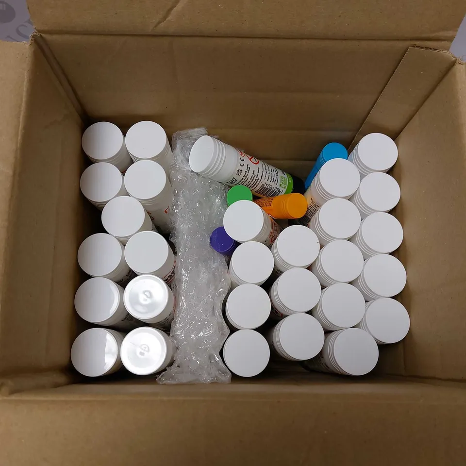 BOX OF APPROX 20 SCHOOL ITEMS TO INCLUDE GLUE STICKS, EISCO SCIENCE FLASKS AND WHITE PLASTIC SHEETS