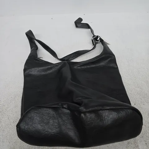 BLACK LEATHER SHOULDER BAG