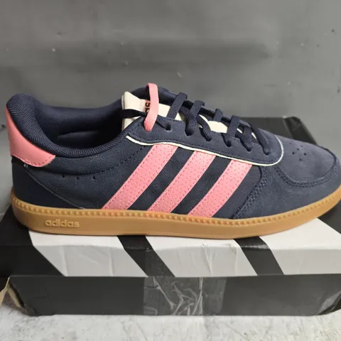 BOXED PAIR OF ADIDAS BREAKNET SLEEK TRAINERS IN NAVY/PINK - UK 6