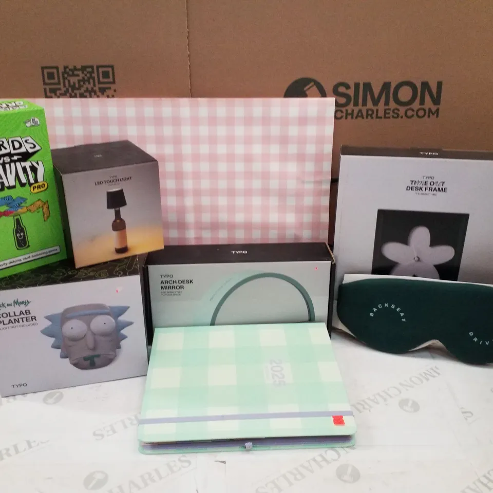 BOX CONTAINING ASSORTED PRODUCTS INCLUDING WEEKLY PLANNERS, RICK & MORTY PLANTER, CARDS VS GRAVITY GAME, LED TOUCH LIGHT, EYEMASK & ARCH DESK MIRRORS