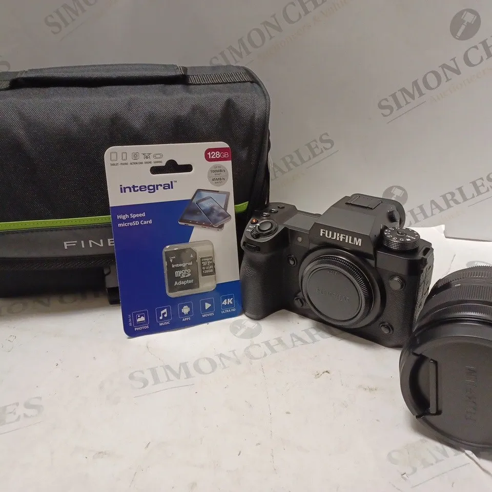 BOXED FUJIFILM X-H2 MIRRORLESS DIGITAL CAMERA WITH XF 16-80MM LENS, SYSTEM BAG AND 64GB SDXC CARD - BLACK