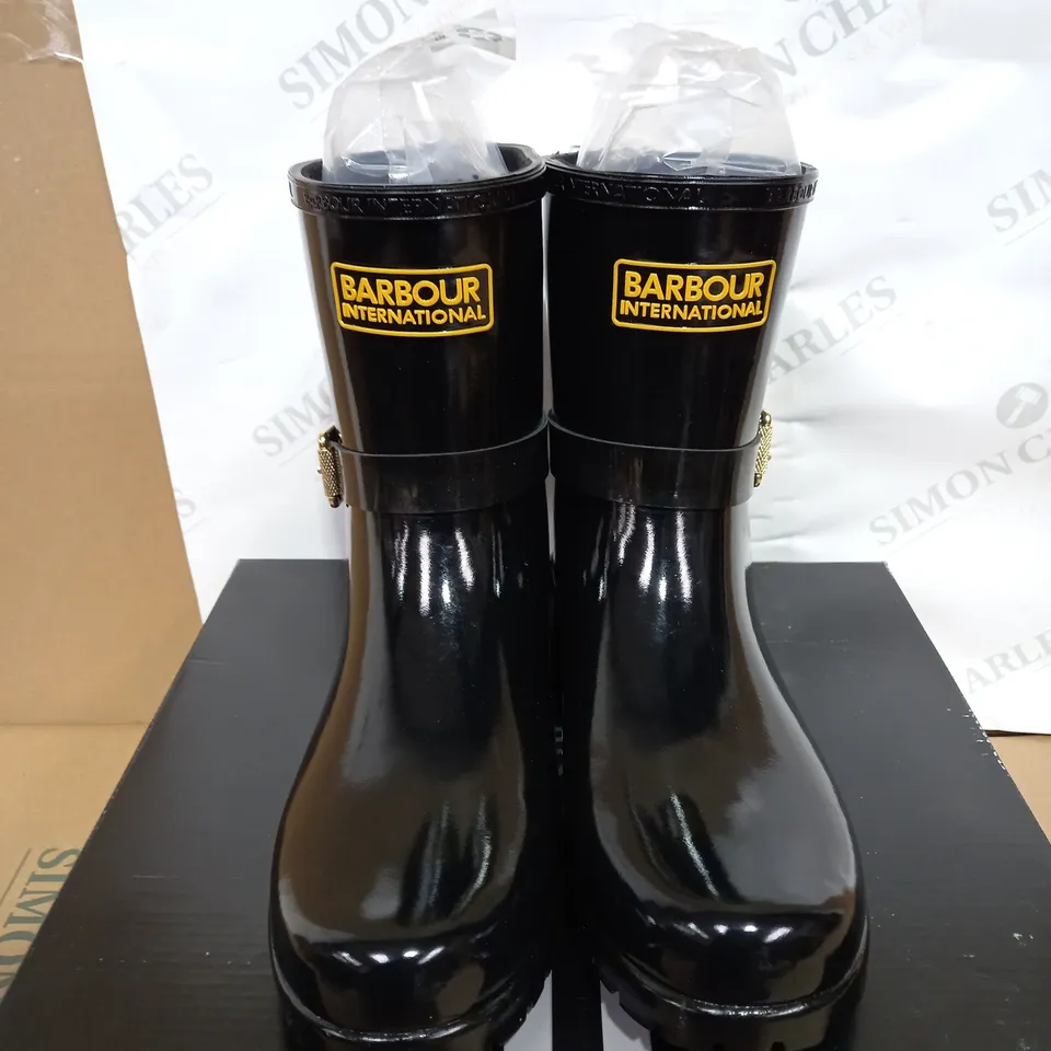 PAIR OF BOXED BARBOUR INTERNATIONAL MUGELLO WOMENS WELLIES SIZE 6