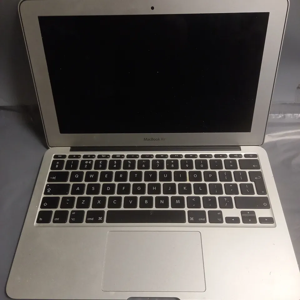 UNBOXED APPLE MACBOOK AIR LAPTOP