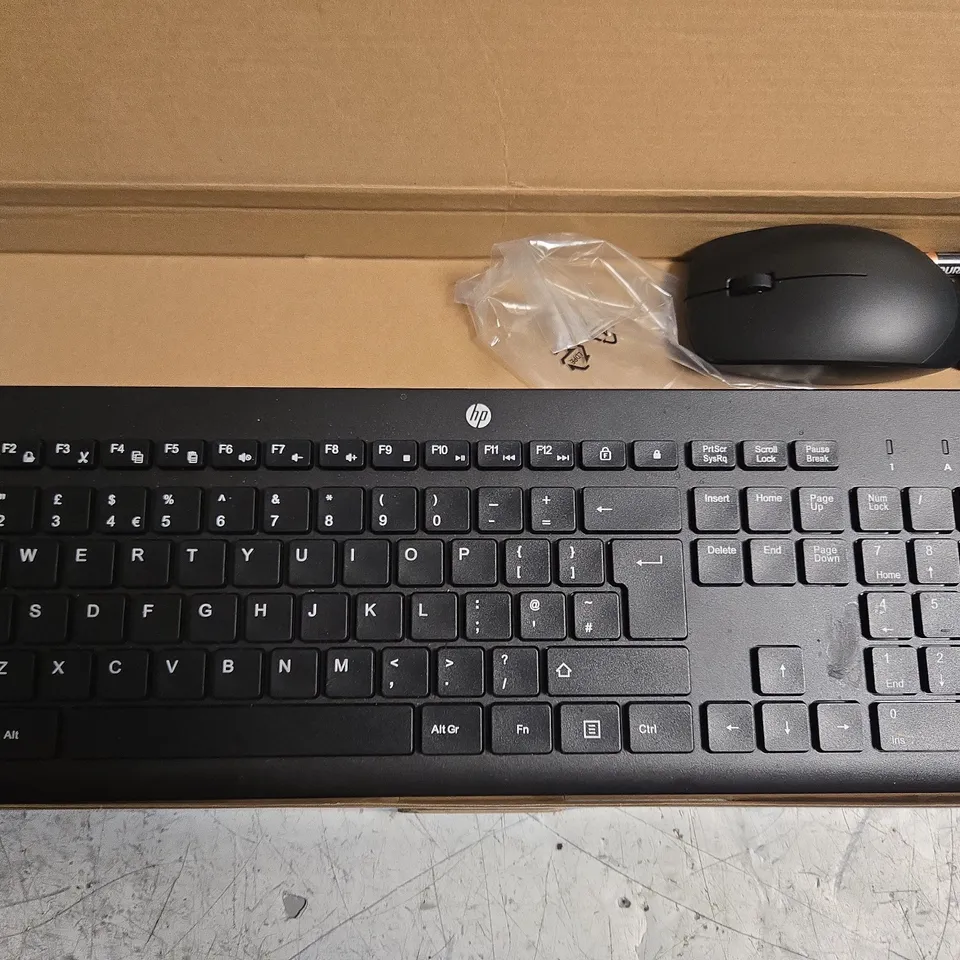 BOXED HP 230 WIRELESS MOUSE & KEYBOARD COMBO 