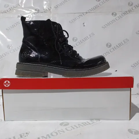 BOXED PAIR OF RIEKER LACE UP BOOTS IN BLACK - SIZE 7.5