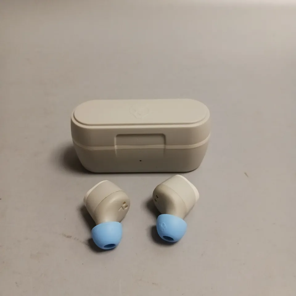 SKULLCANDY WIRELESS BLUETOOTH EARBUDS IN GREY AND BLUE 