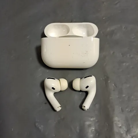 APPLE AIRPODS PRO A2190 1ST GEN IN WHITE