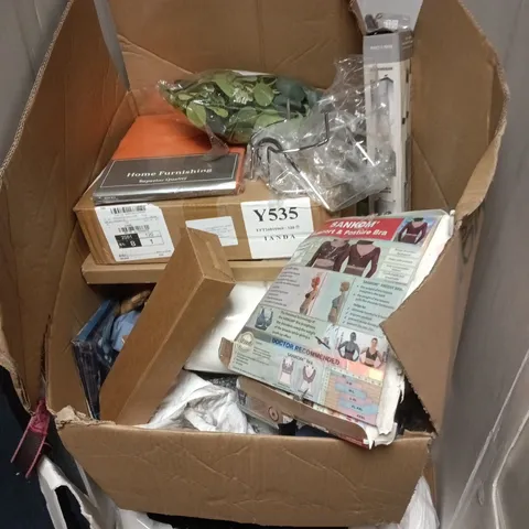 APPROXIMATELY 15 ASSORTED ITEMS TO INCLUDE TOILET PAPER, FURNITURE MOVERS, FLAT BED SHEET, ETC - COLLECTION ONLY