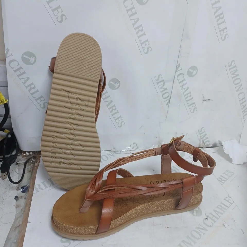 BOXED BLOWFISH MALIBU SANDALS SIZE 7