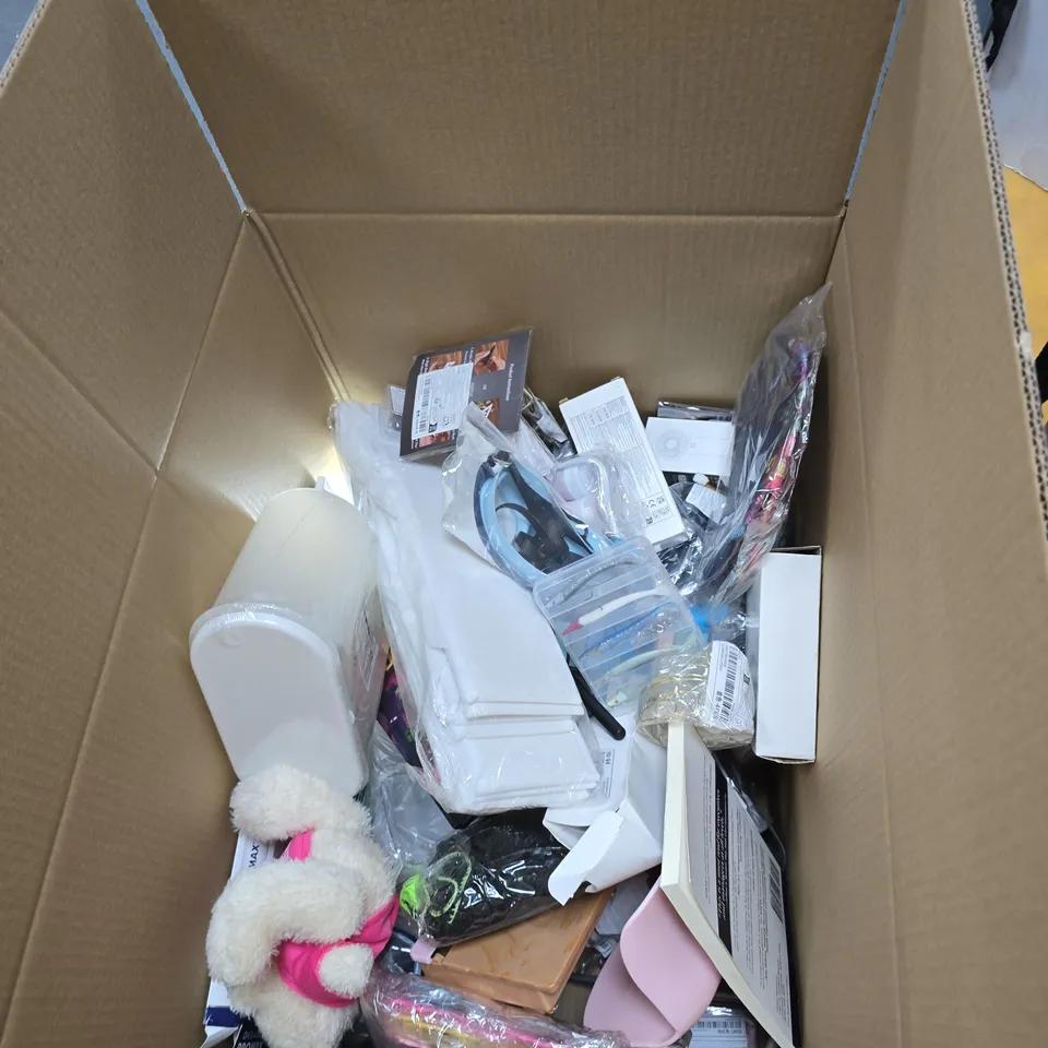 BOX OF APPROXIMATELY 20 ASSORTED ITEMS INCLUDING ALL FOURS BOOK BY MIRANDA JULY , AETERNASOL SOLAR PANEL AND STORAGE CONTAINERS