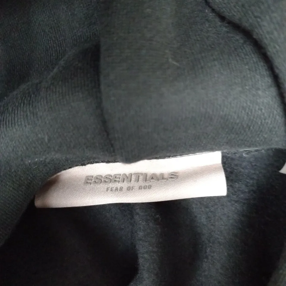 FEAR OF GOD ESSENTIALS HOODIE – BLACK CHEST LOGO, XS (UK XS) – PULLOVER