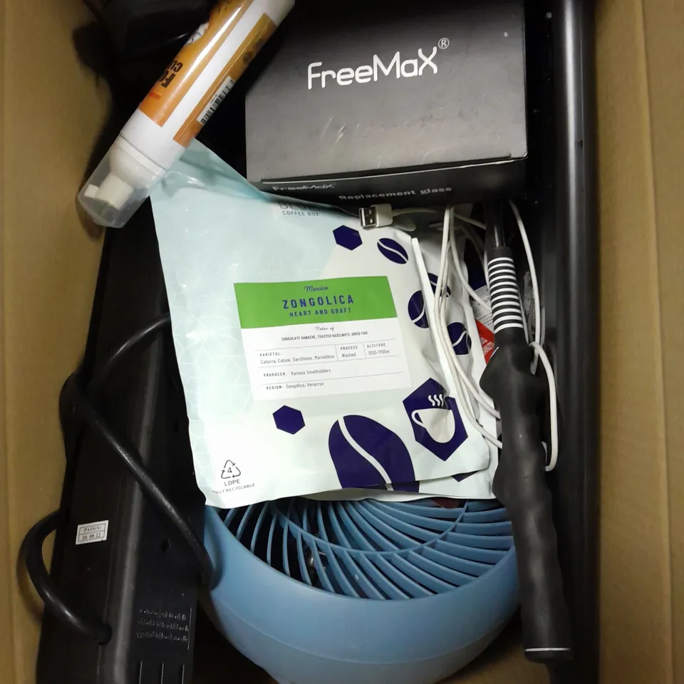 APPROXIMATELY 15 ASSORTED HOUSEHOLD PRODUCTS TO INCLUDE DESK FAN, BLUETOOTH SPEAKER, POWER CABLES ETC 