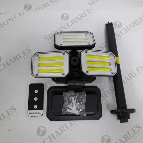 BOXED BELL & HOWELL 300 LUMENS BIONIC FLOODLIGHT