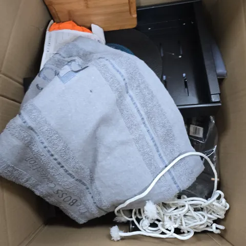 BOX OF APPROXIMATELY 15 ASSORTED HOUSEHOLD ITEMS