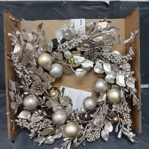 BOXED CHAMPAGNE AND GOLD PRE-LIT FESTIVE WREATH