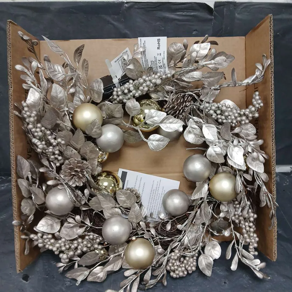 BOXED CHAMPAGNE AND GOLD PRE-LIT FESTIVE WREATH RRP £35