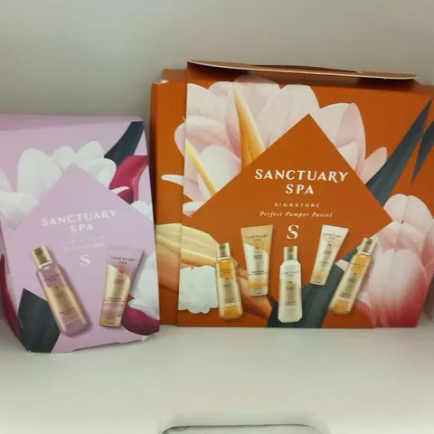 TWO ASSORTED SANCTUARY SPA PRODUCTS TO INCLUDE; PERFECT PAMPER PARCEL AND LILY AND ROSE FAVOURITES