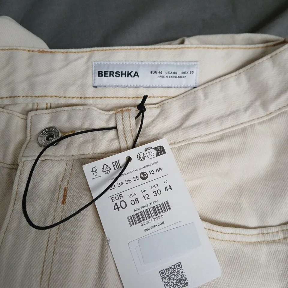 BERSHKA BEIGE WOMEN'S JEANS – UK 12 (EU 40)