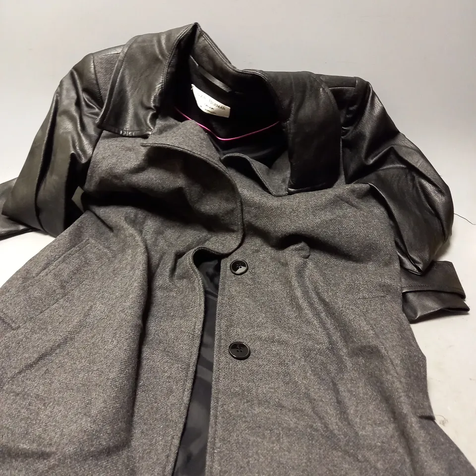 HELEME BERMAN BLACK BUTTON JACKET - SIZE 10