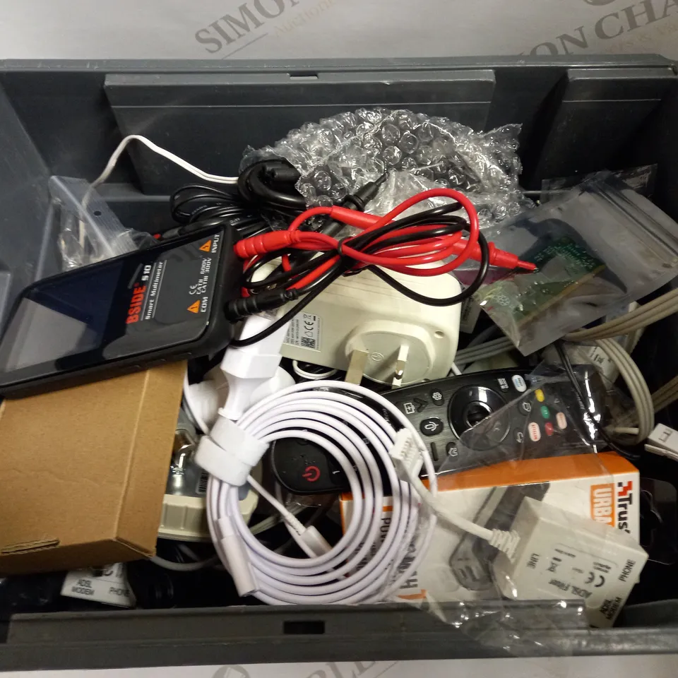BOX OF APPROX 10 ASSORTED ITEMS INCLUDING BT WIFI EXTENDER, REMOTE CONTROLS AND BSIDE S10 SMART MULTIMETER