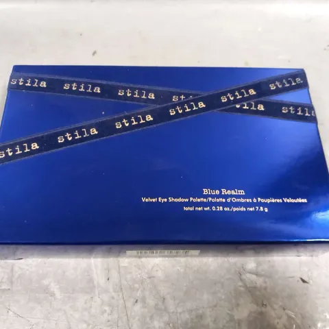 BOXED STILA BLUE REALM VELVET EYE SHADOW PALLETTE