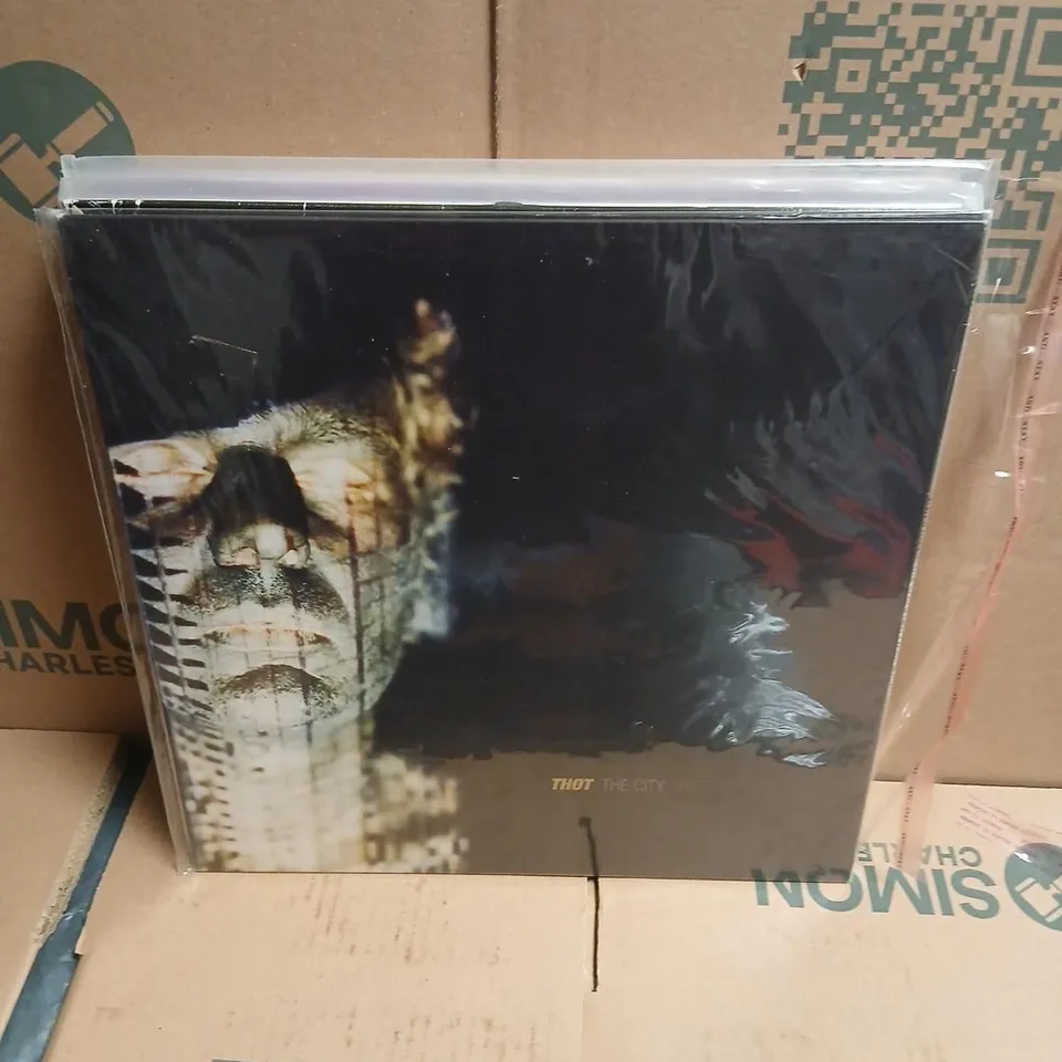 LOT OF APPROXIMATELY 10 ASSORTED VINYL LPS – MIXED ARTISTS (THE SIRENS OF TITAN: APOCALYPSE SESSIONS; LISA RONSON: EMPERORS OF MEDIEVAL JAPAN)