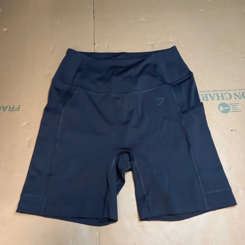 GYMSHARK TRAINING SHORTS IN GREY - SIZE MEDIUM