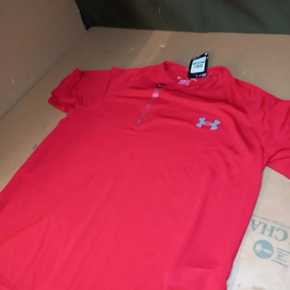 MENS UNDER ARMOUR T-SHIRT SIZE M