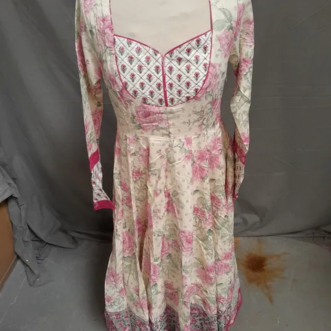 ETHNIC EMBROIDERED DRESS IN ORCHID SIZE XS