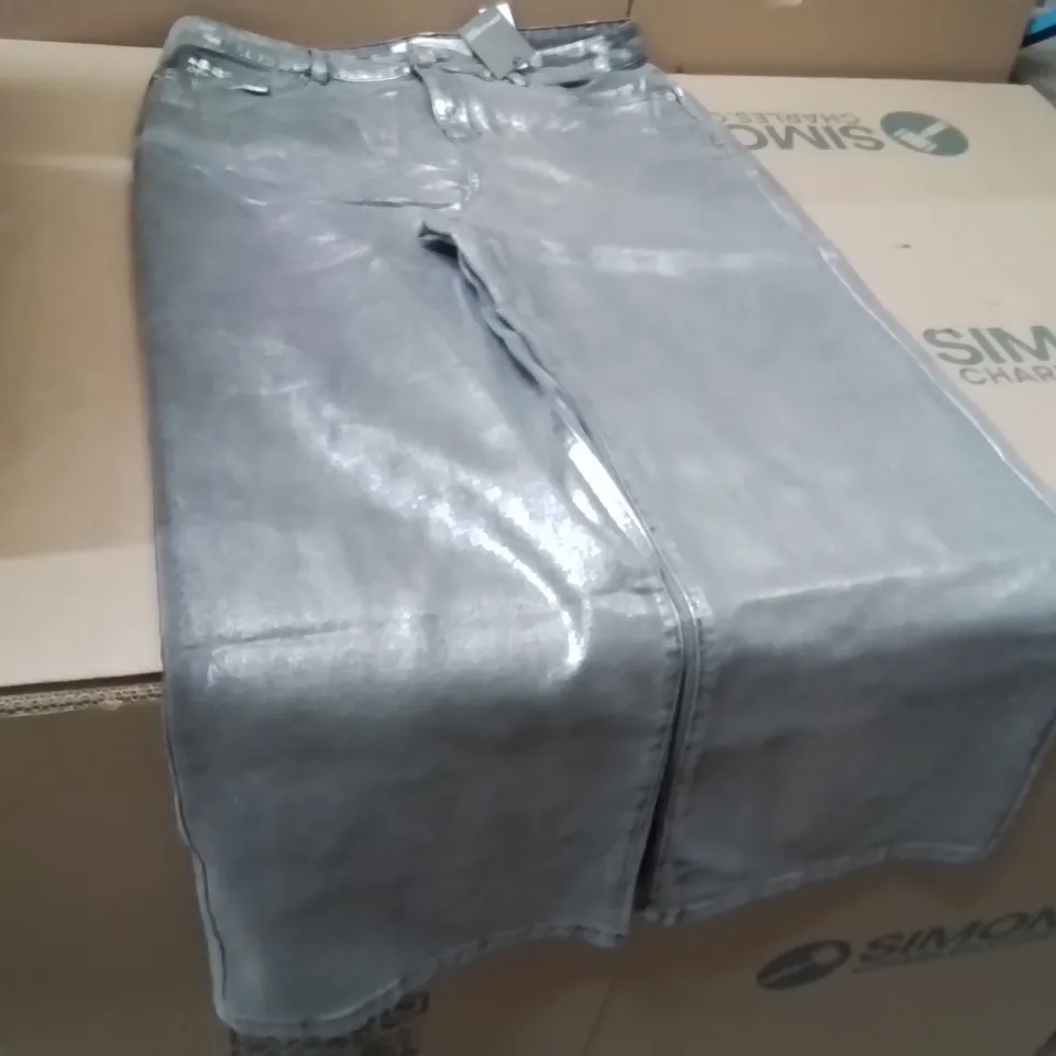 BOXED BRAND NEW APPROXIMATELY 10 JD WILLIAMS METALLIC WIDE LEG JEANS SIZE 16