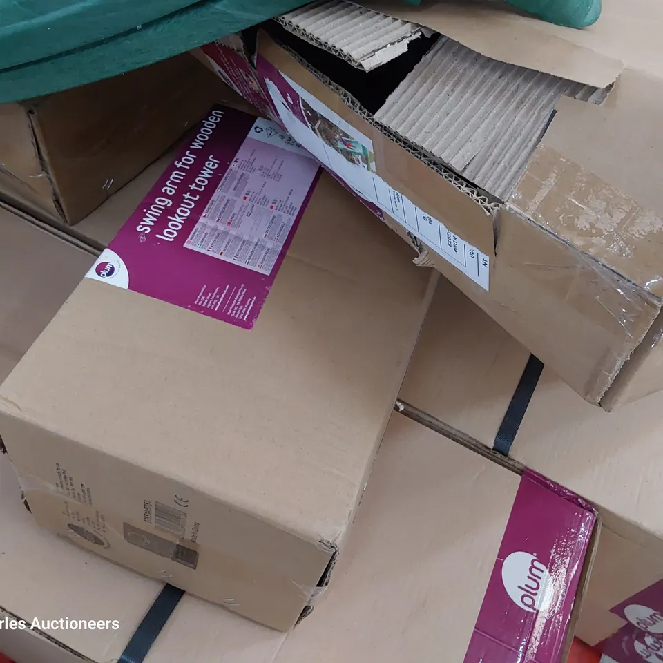 PALLET OF PLUM LOOKOUT TOWER PARTS, INCLUDING 2 × WAVY GREEN SLIDES