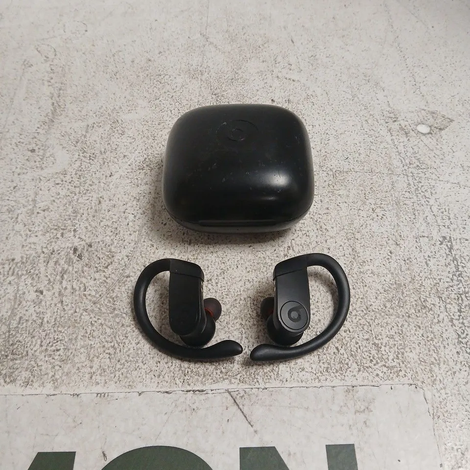 BEATS POWERBEATS PRO WIRELESS EARBUDS – BLACK WITH CHARGING CASE UNBOXED