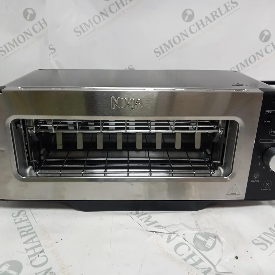 BOXED NINJA 2 IN 1 TOASTER & GRILL ST100UK