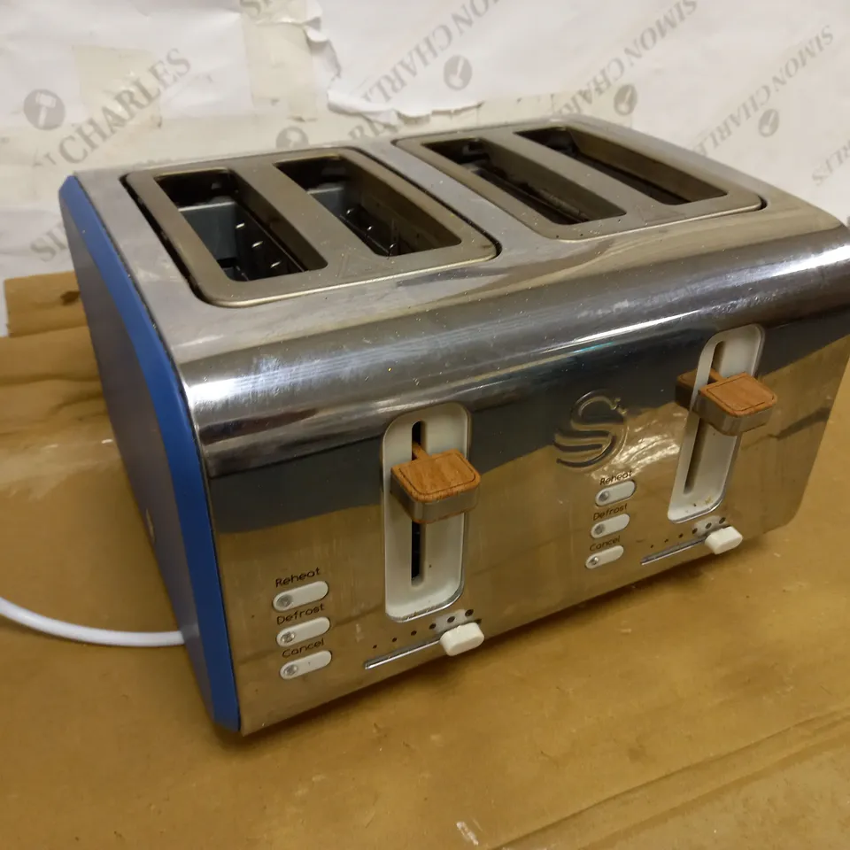 SWAN NORDIC 4 SLICE TOASTER BLUE