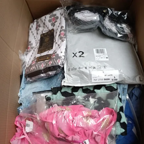 BOX OF APPROXIMATELY 25 ASSORTED CLOTHING ITEMS IN VARIOUS STYLES , COLOURS AND SIZES