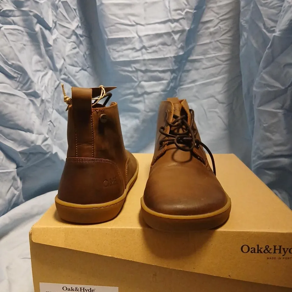 OAK & HYDE SPRUCE BROWN LEATHER BOOTS – UK 8 (EU 42)