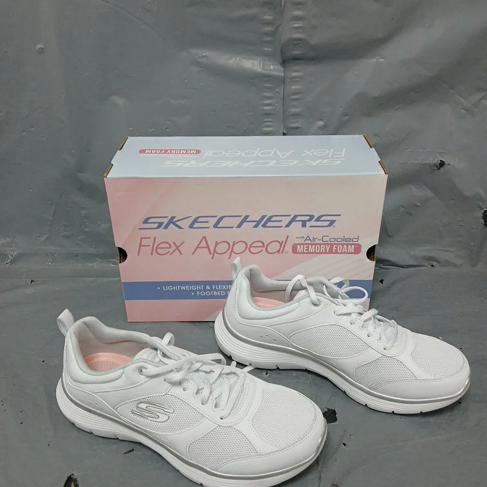 BOXED PAIR OF SKECHERS FLEX APPEAL LACE UP WOMENS TRAINERS UK 7 